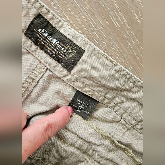 Eddie Bauer Khaki Cargo Shorts for Men - Picture 3 of 3